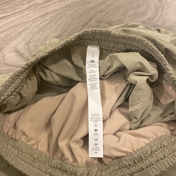 Lululemon joggers - Picture 2 of 3